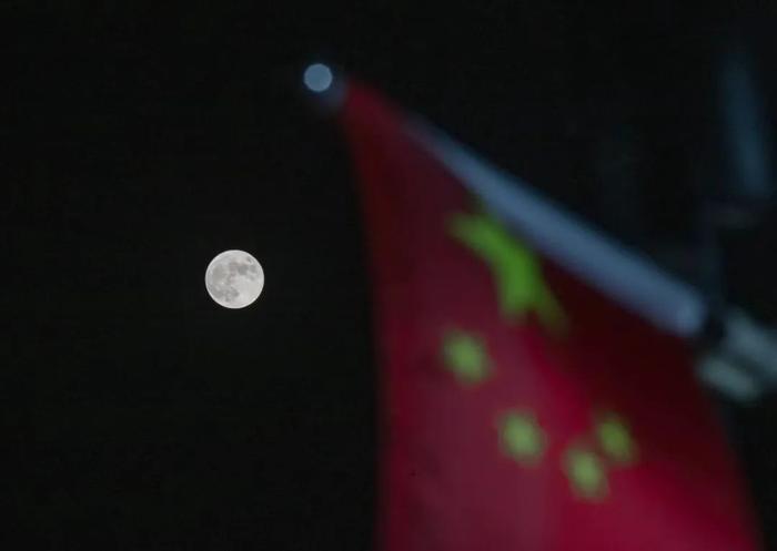 上海今天很热？注意：雨水即将抵达，明起要降温了！今晚的超级月亮，你看到了吗？