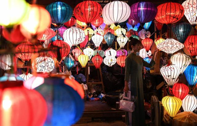 越南民众庆祝中秋节。图源视觉中国