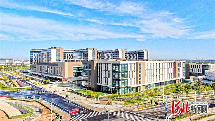 9月28日拍摄的雄安宣武医院。 河北日报记者 张 昊摄