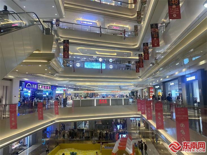 国庆期间商场将开展促销活动。东南网记者 卢金福 摄