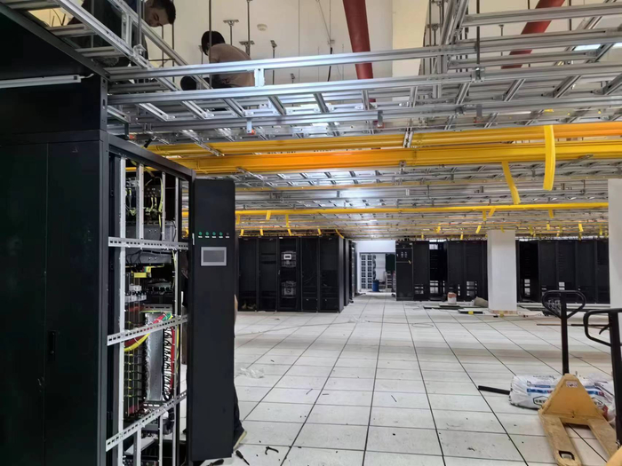 （智算中心建设阶段 受访者供图）