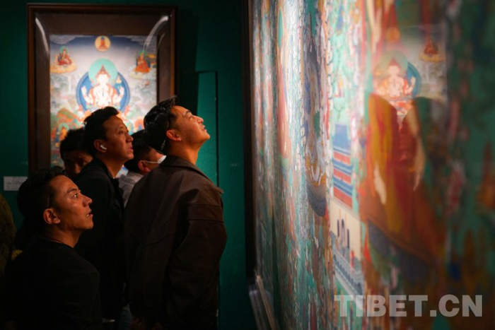 图为第九届“见即愿满”西藏精品唐卡展现场摄影：赵振宇