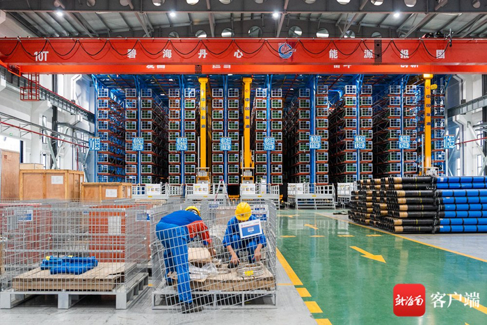 中国海油海南码头智能深海油气保障仓储中心.记者 曹志 摄