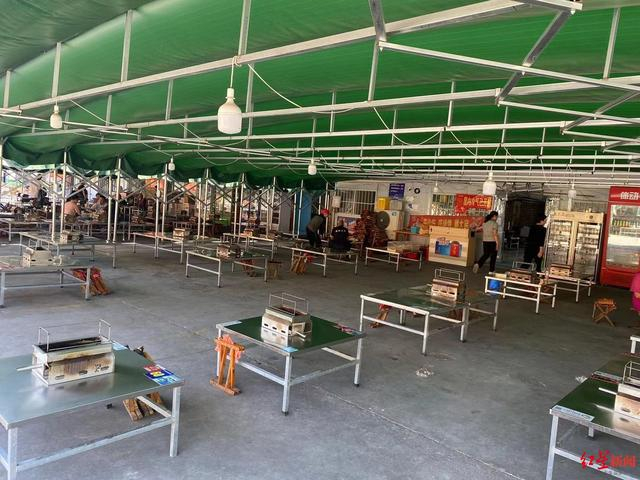 ▲9月22日中午，临淄大院内，食客并不多