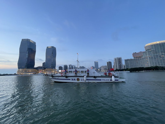 海岸警察开展巡逻防控。海南省公安厅海岸警察总队供图 