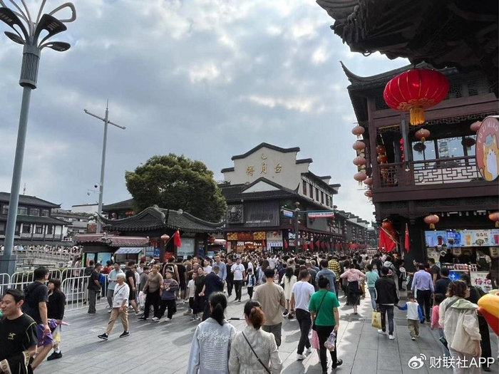 南京夫子庙内景（财联社记者拍摄）