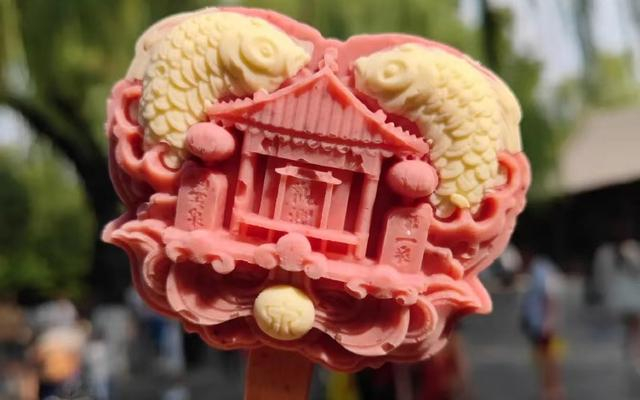 “趵突泉”双色雪糕。 社交网站截图