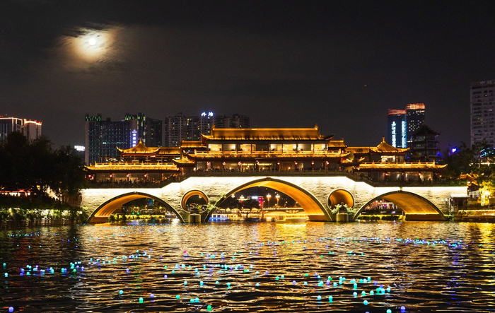 夜游锦江（锦江区文体旅局供图）