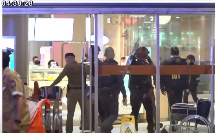 ▲事发后泰国警方控制现场