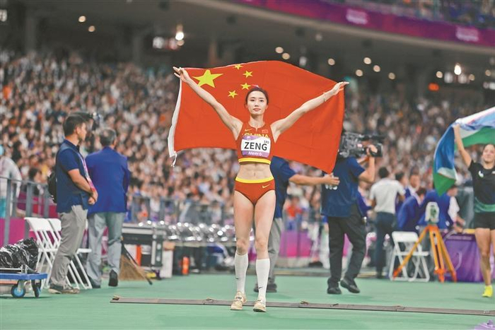 曾蕊摘得杭州亚运会女子三级跳远项目银牌。