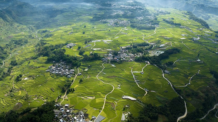 航拍龙江稻田（9月28日摄）。龙陵县融媒体中心供图