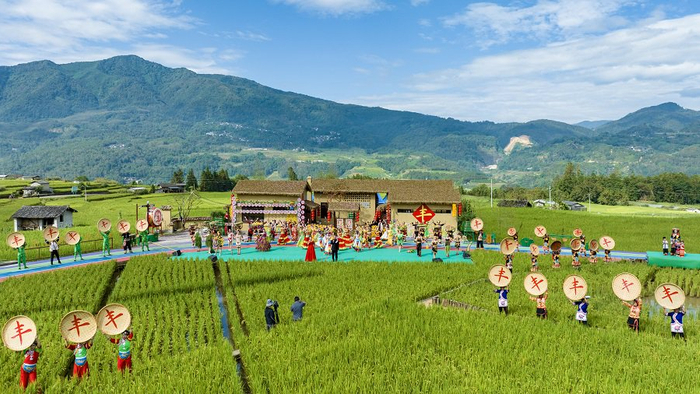 “稻花鱼节”开幕式（9月28日摄）。龙陵县融媒体中心供图