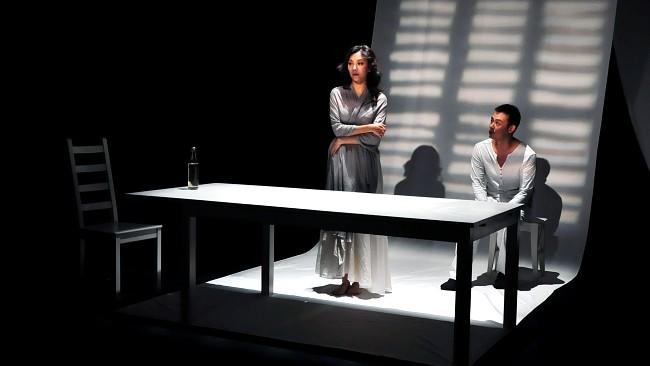 上海戏剧学院曾排演《有人将至》 图据上海译文出版社