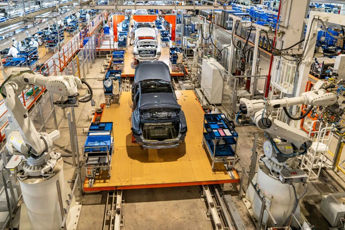 △小鹏汽车生产车间。廖文奕 摄