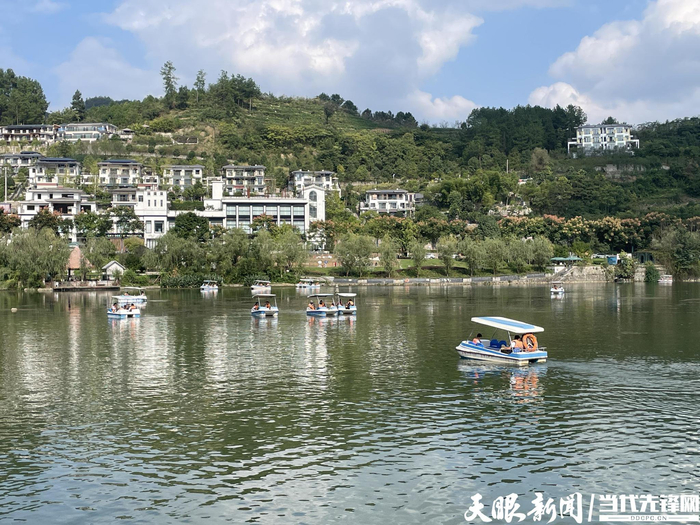 "双节"期间桐梓县小西湖景区.王洪娅 摄