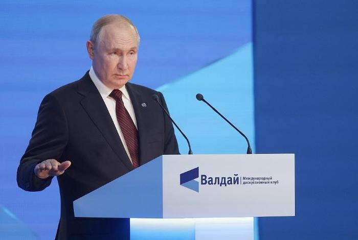    俄罗斯总统普京当地时间5日在“瓦尔代”年会全体会议上发表主旨演讲。（视觉中国）