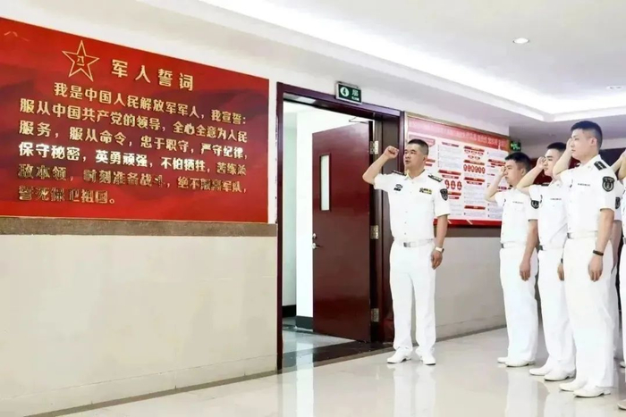 △军人研究生学员开展毕业教育