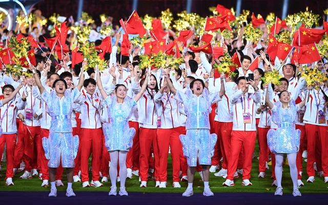 中国运动员在闭幕式上。  图/新华社