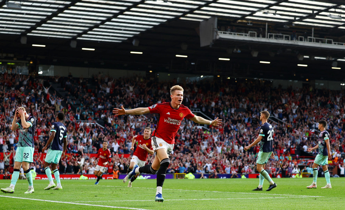 麦克托米奈庆祝进球 图据IC photo