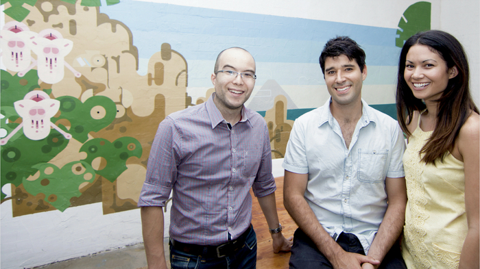 图注：Cameron、Cliff 和我，我们在悉尼的第一个官方办公地点