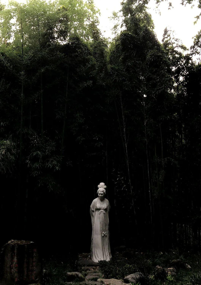 望江楼公园内的薛涛像