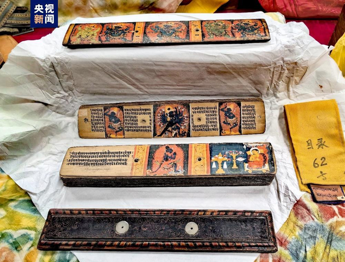 △精美的布达拉宫馆藏贝叶经