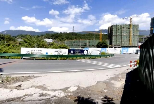 国道G542凤舞社区段现状（节目视频截图）