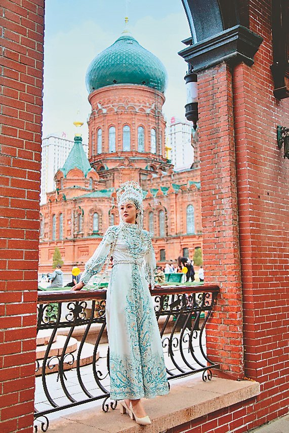     拍摄照片。    图片由壹二壹旅拍提供