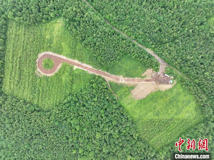 2023年8月7日，长白山40米口径射电望远镜站址航拍图，正在开展施工便道建设。中国科学院上海天文台 供图 