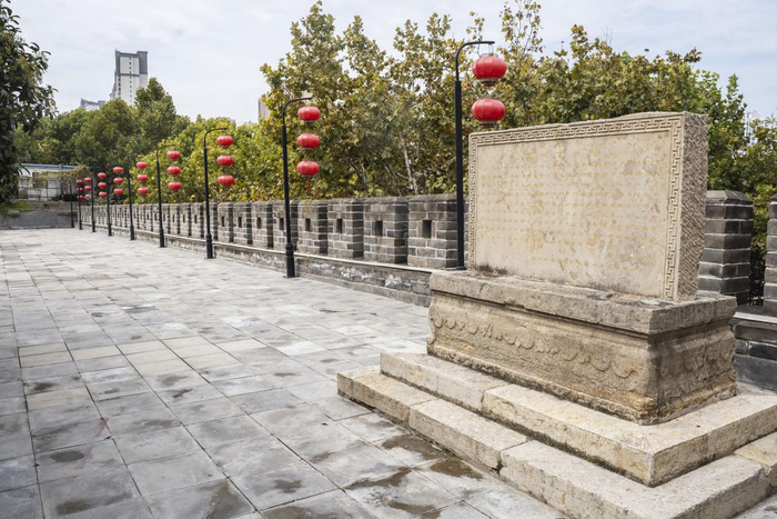 宿州古城墙周围六里30 步，共长 1115 丈，每丈两垛，共有垛2230 个。崔吉沛/摄