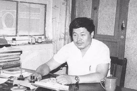 张士平早年照片