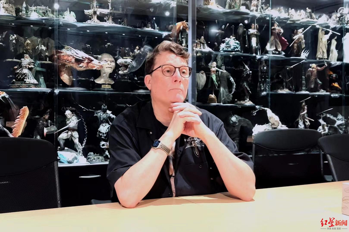 ▲理查德·泰勒接受红星新闻记者采访