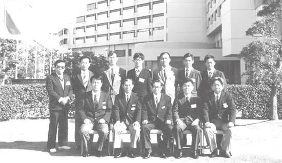 图注：1986年，三洋时期的唐建兴（后排左三）