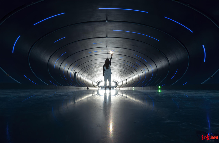 ▲成都科幻馆“时空隧道” 王勤 摄