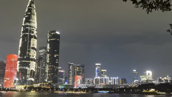 10月6日晚的深圳湾