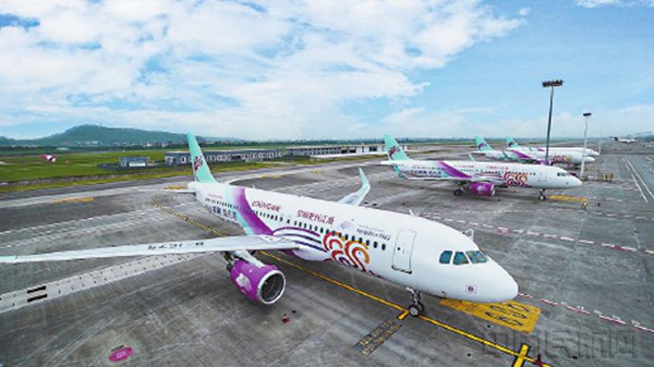 长龙航空“亚运号”主题彩绘飞机机队停靠在杭州机场（本文图片均由长龙航空提供）