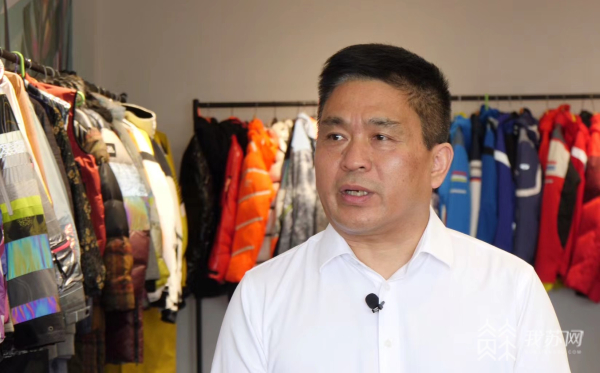 江苏罗曼罗兰集团户外新材料有限公司董事长徐德荣