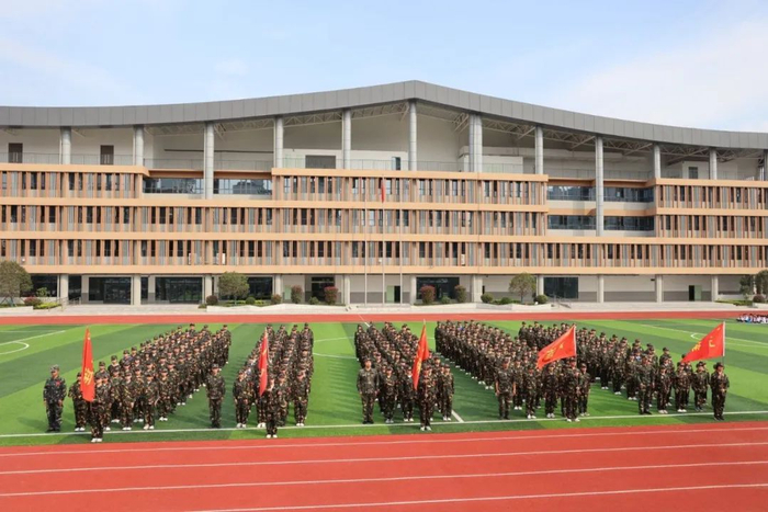 2023年10月13日下午，军马场学校举行初中部研学实践活动结营仪式。图源荆门市掇刀区军马场学校