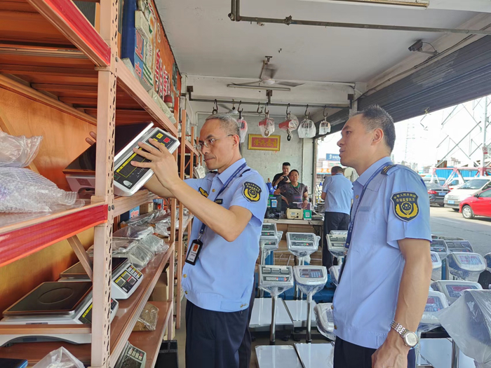 佛山市市场监督管理局开展“短斤缺两”计量专项整治行动，现场检查电子秤批发零售单位