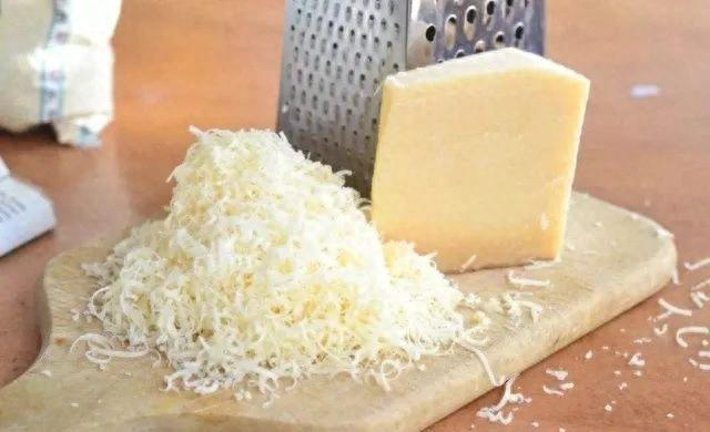 帕马森干酪（Parmesan）|来源：网络