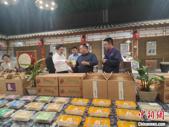 图为有红薯加工成的粉制品。　杨大勇 摄