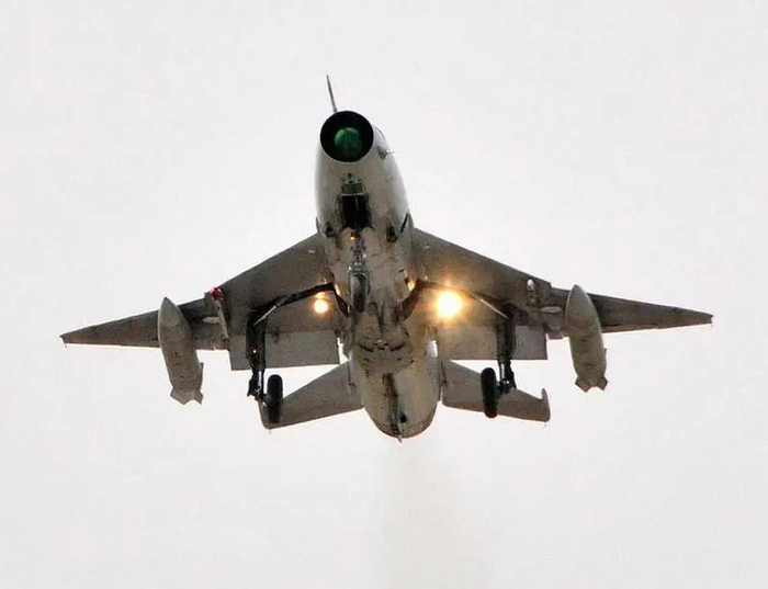 图片说明：“双三角翼”