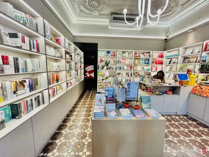 唐宁书店一楼