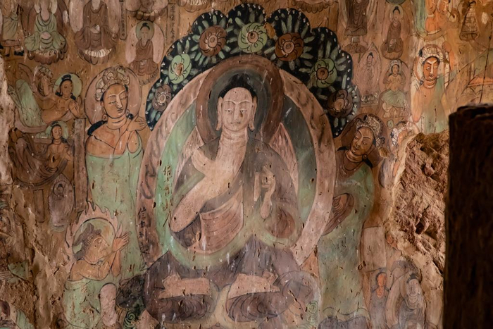 　　这是9月21日拍摄的炳灵寺石窟第169窟西秦壁画。新华社记者 郎兵兵 摄