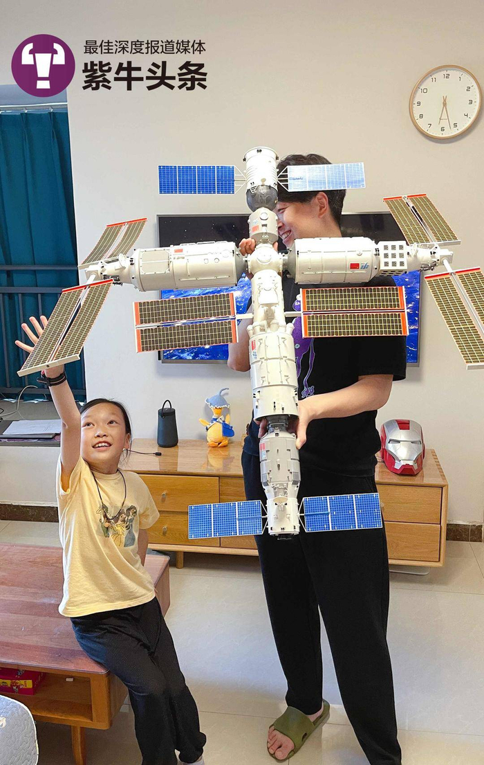 　　张帅给尼尼做的航天系列玩具