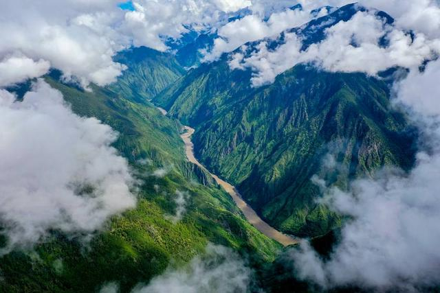 雅砻江 杨仁青摄