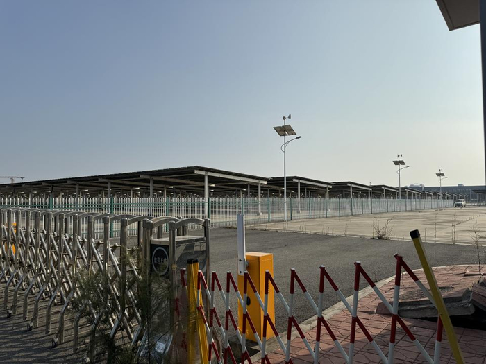 威马汽车温州基地的整车发货中心没有任何生产迹象