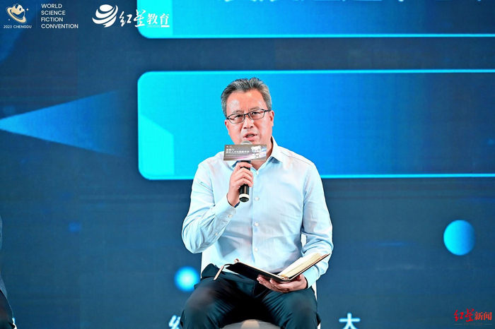 ▲四川省成都市石室中学党委书记田间