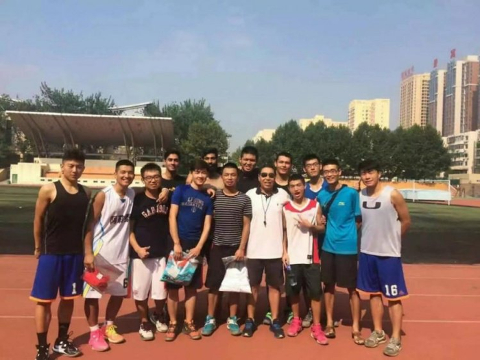 图2 2016年“智慧猩”组建后首次训练