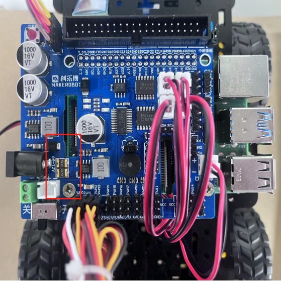 未放置热熔断路器或保险丝 ；已放置热熔断路器或保险丝